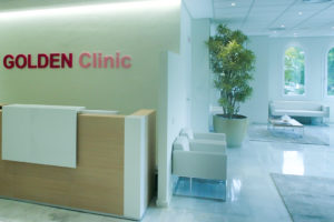 Recepción Golden Clinic ginecologos Marbella
